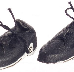 BASKETBALL SHOES