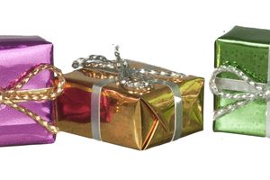 WRAPPED GIFTS SET/3