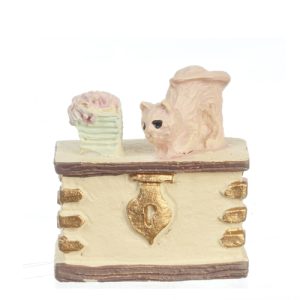 MINI WHITE TRUNK W/CAT