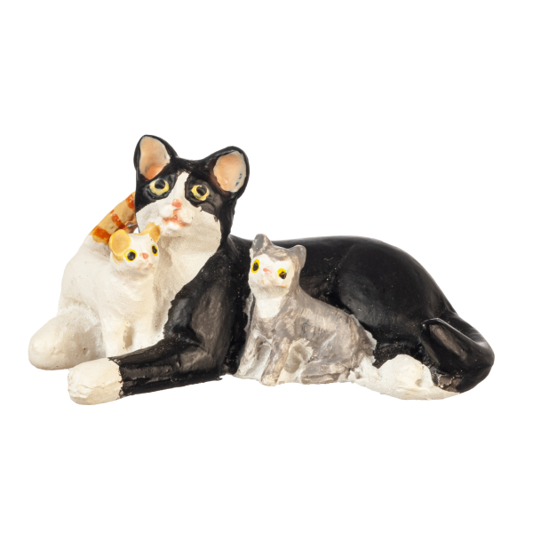 CAT W/KITTENS/BLACK/WHT