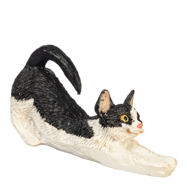 CAT STRETCHING/BLK&WHITE