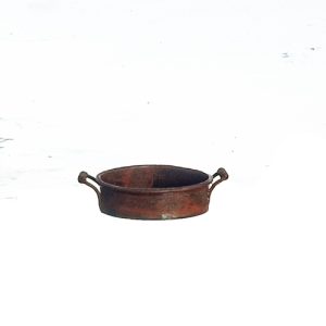 SMALL ROUND RUSTED PAN