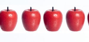 RED APPLES/6