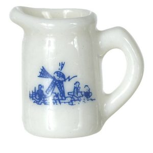 PORCELAIN PITCHER/WH-BL