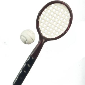 TENNIS RAQUET/BALL/BROWN