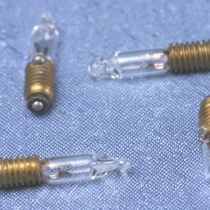 3v CANDLEFLAME BULBS/4
