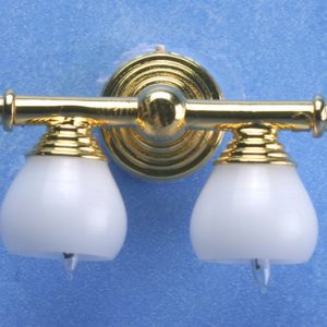 BRASS DBL.WALL LAMP/WH.SH