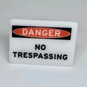 NO TRESPASSING SIGN