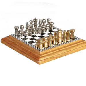 CHESS SET ON BOARD/OAK