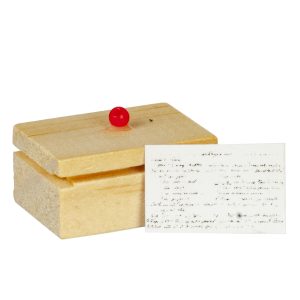 RECIPE BOX/DOESNT OPEN