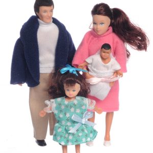4pc MODERN DOLL FAMILY/B!