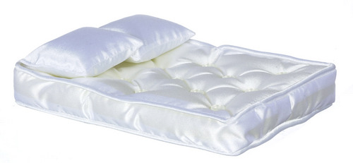 MATTRESS W/PILLOWS/WHITE