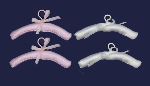 HANGERS/2 WHITE/2 PINK