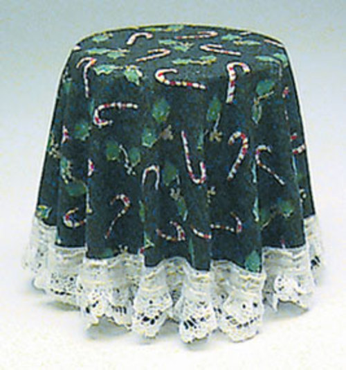 SKIRTED TABLE/XMAS GREEN