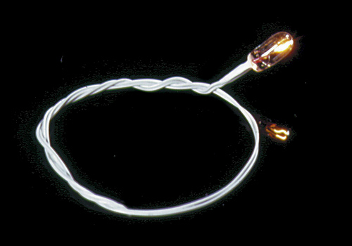 16V GOW BULB/8 BLK WIRE