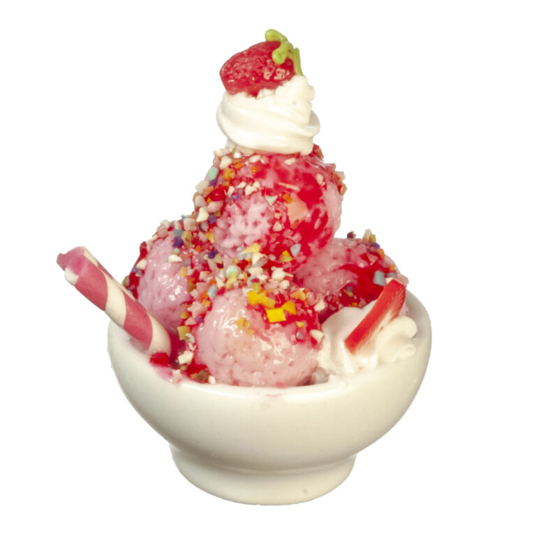 STRAWBERRY SUNDAE
