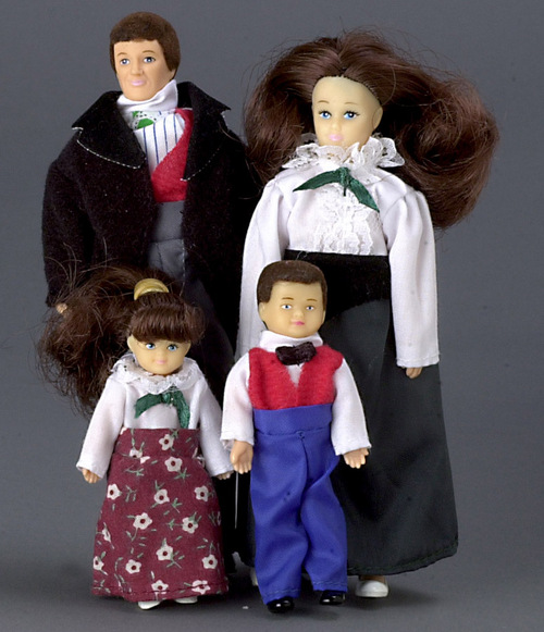 VICT.DOLL FAMILY/4/BRN