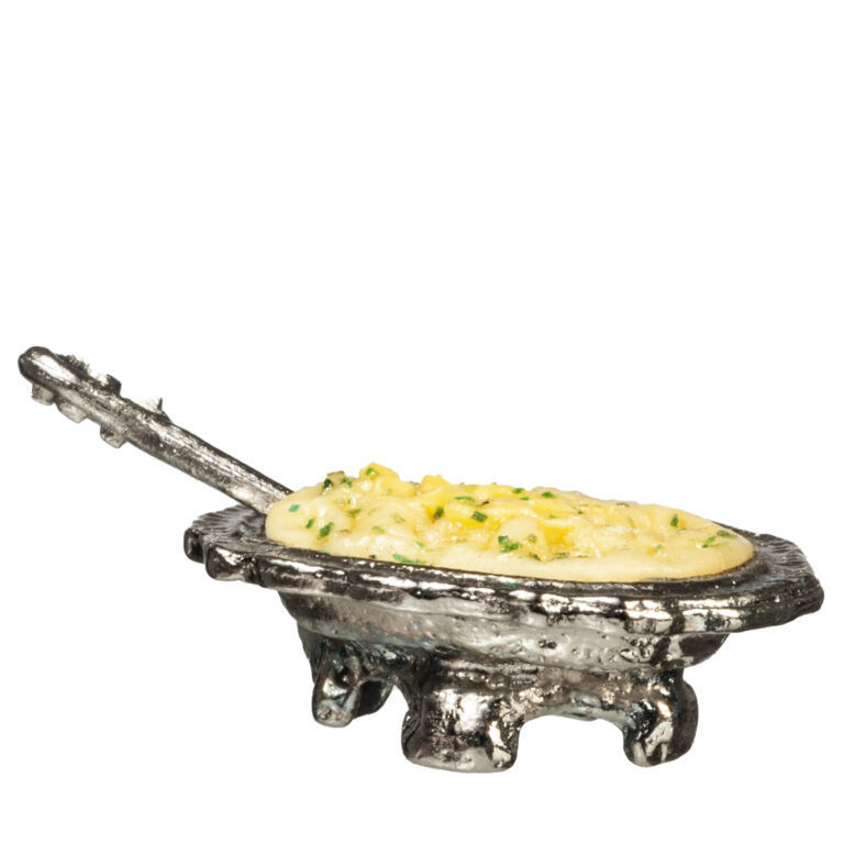 MASHED POTATOES IN DISH