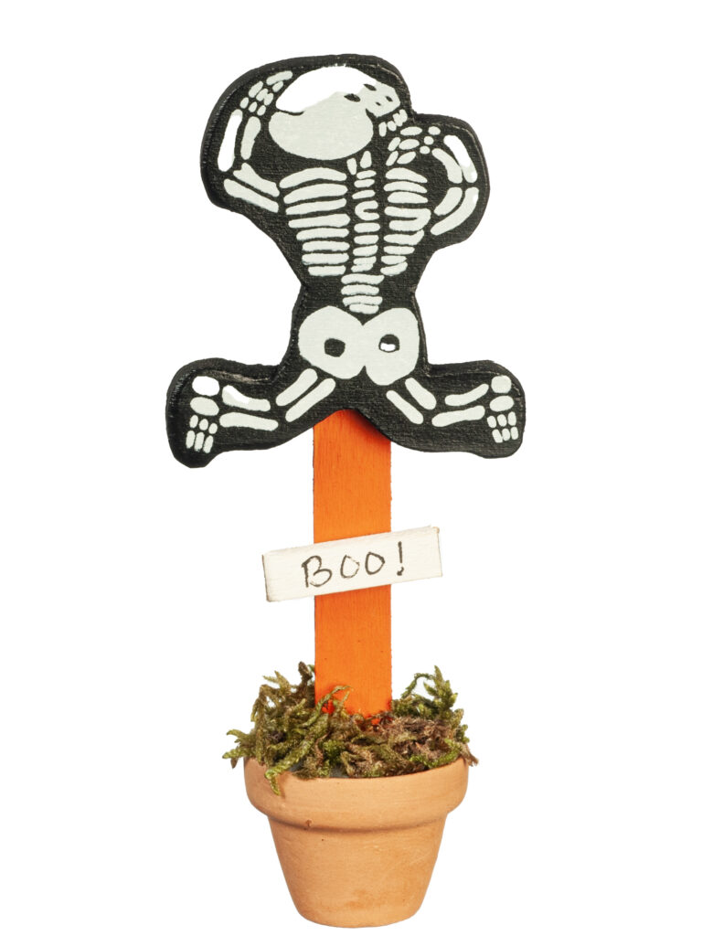 SKELETON PORCH POT