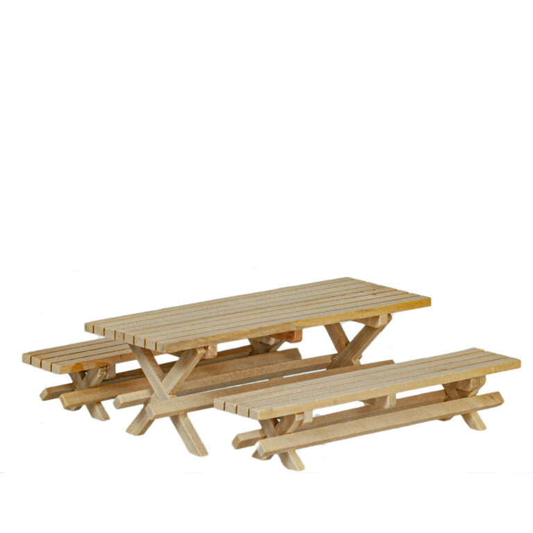 PICNIC TABLE/2 BENCHES/UN