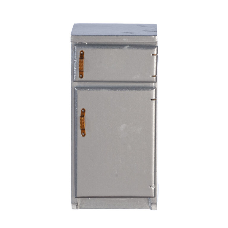 REFRIGERATOR/SILVER