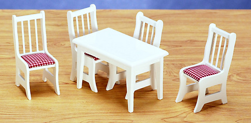 TABLE W/4 CHAIRS/WHITE/CS