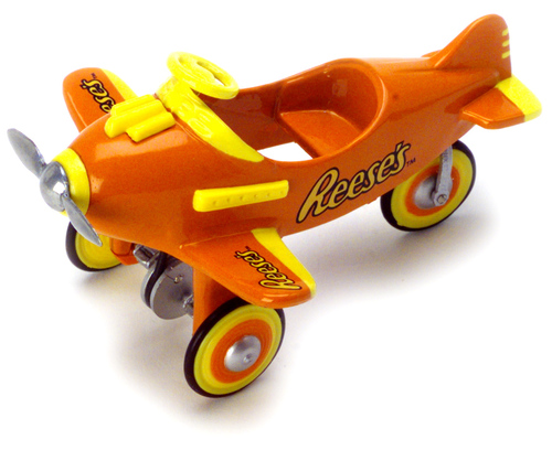 3 3/4in REESES AIRPLANE
